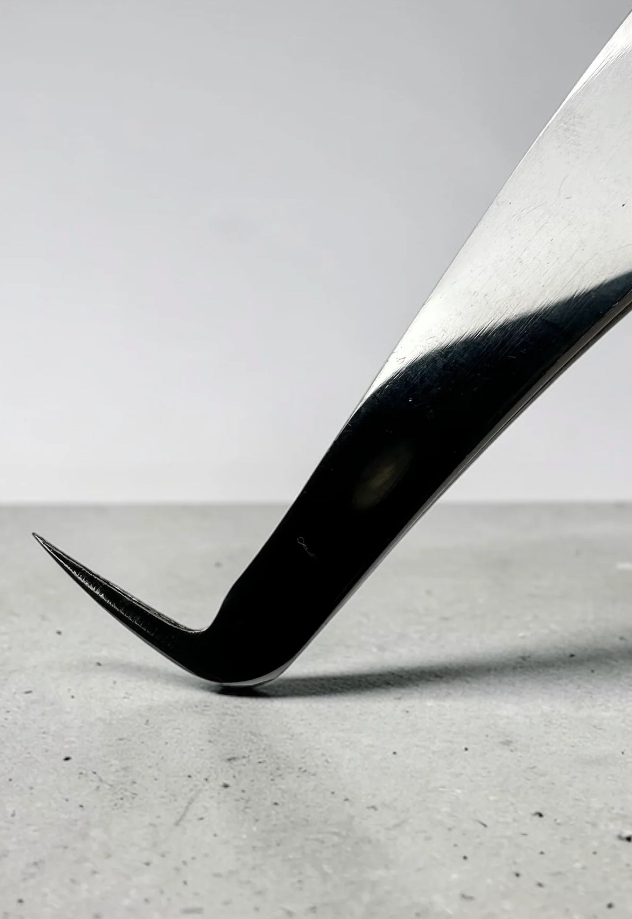 FINGERPRINT Mini Boot 𝟗𝟎° Volume Lash Tweezer (Hand-Sharpened)