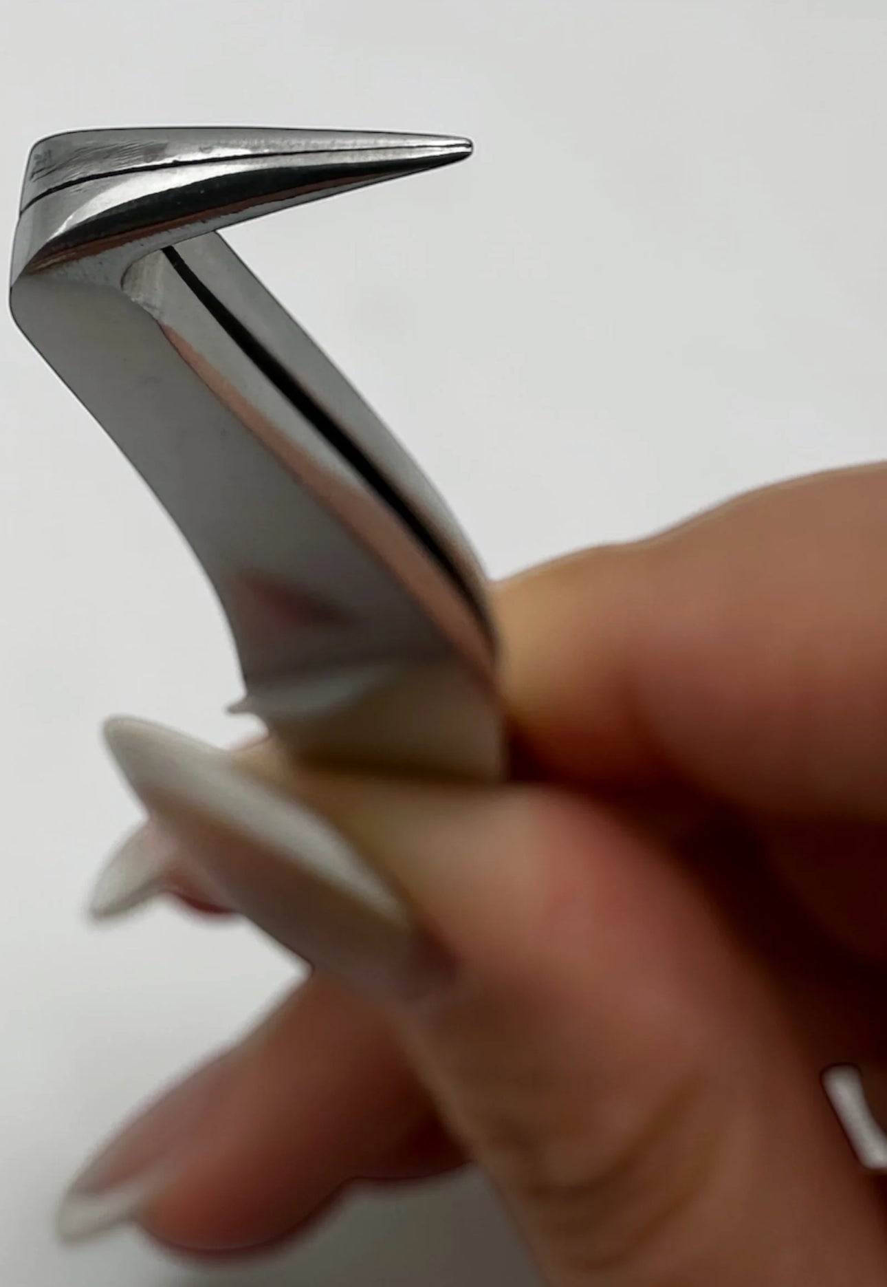 FINGERPRINT Mini Boot 𝟗𝟎° Volume Lash Tweezer (Hand-Sharpened)